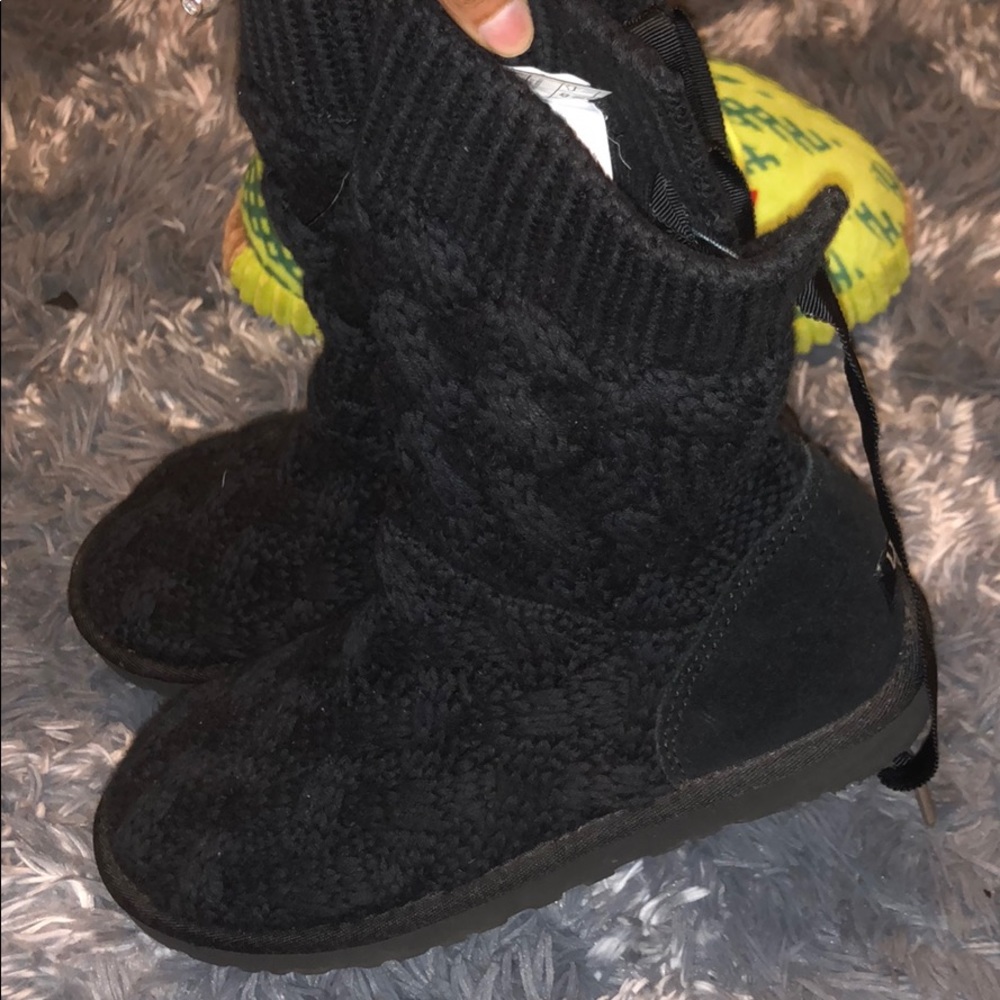 Knitted ugg slippers